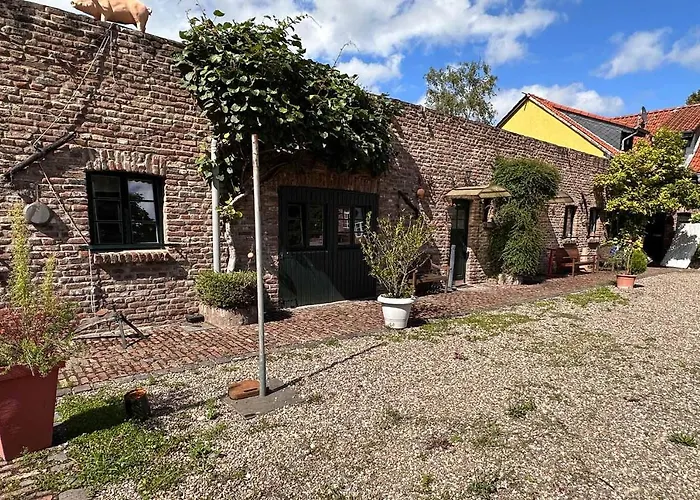 Nuessenberger Hof Apartments